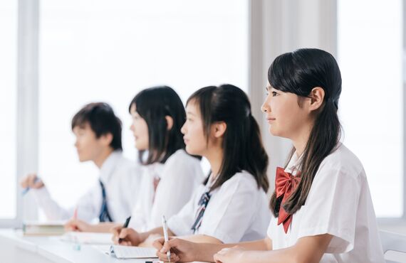板橋にある大学受験塾の英語直読直解法でリスニングの質を高めましょう